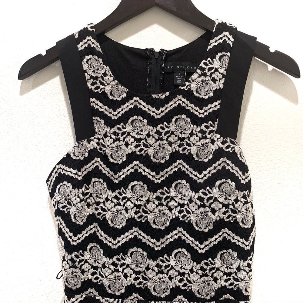 NWT Juniors City Studio Black & Cream Floral Lace Fit and Flare Dress Size 3